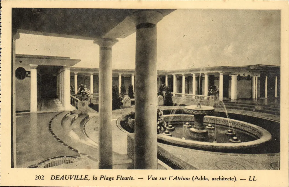 Deauville, Die Blühende Strände — Ansicht des Atriums (Adda, Architekt) — LL - Vorderseite