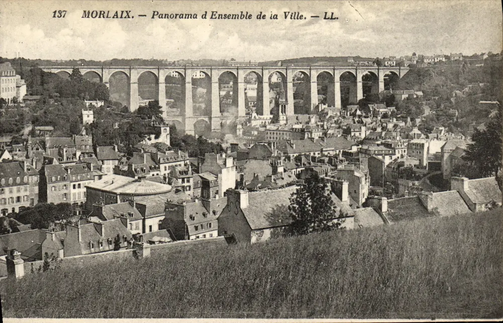 Morlaix — Panorama do Conjunto da Cidade — LL. - Frente