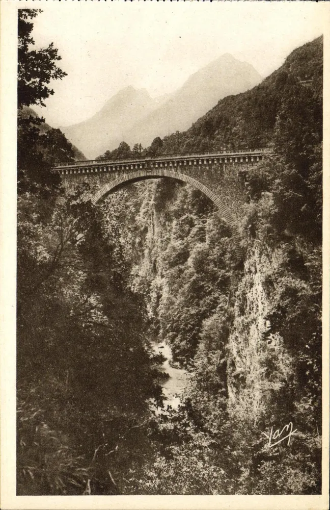 Saint-Sauveur-les-Bains — Der Napoleonbrücke — Photo Edition Querfault, Lourdes - Vorderseite