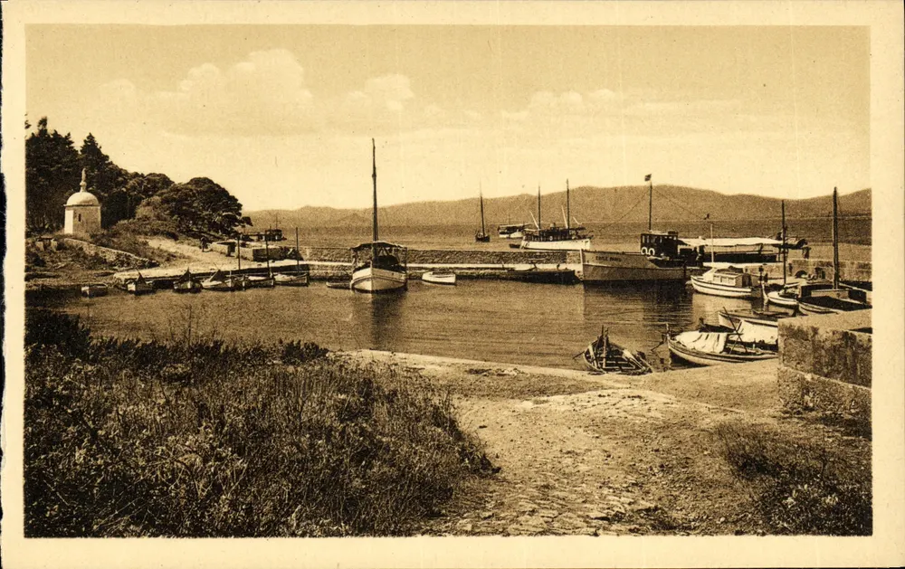 Isla de Saint-Honorat — El Puerto — editado por A.I.A. de St-Roch - Anverso