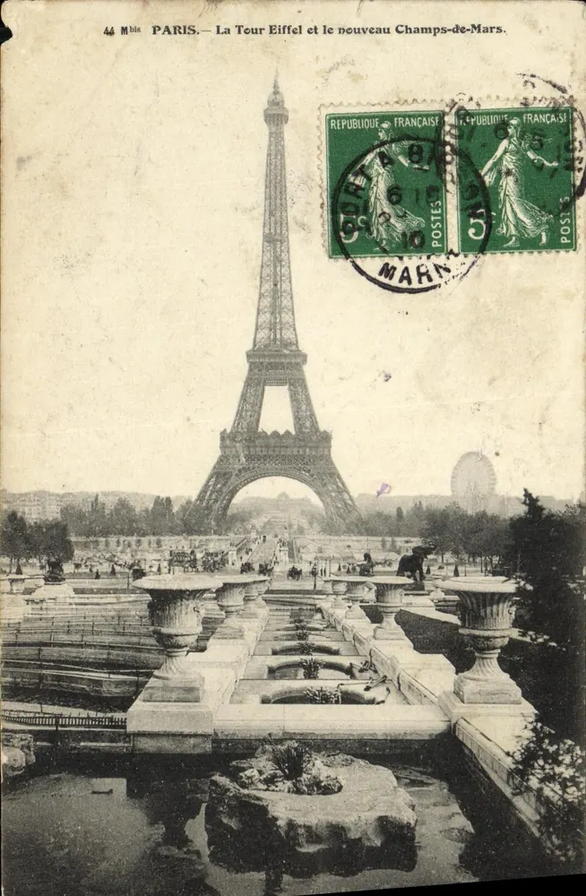 PARIS — La Tour Eiffel et le nouveau Champs-de-Mars — éditeur M. M. bia, n° 44 - Recto