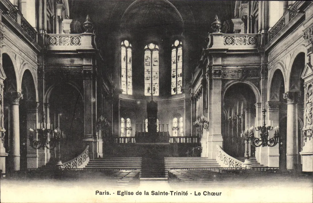 Paris - Igreja da Santa Trindade - O Coro - Frente