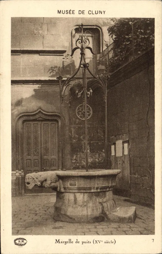 Museu de Cluny — Margem de poço (Século XV) — H.M. n°7 - Frente