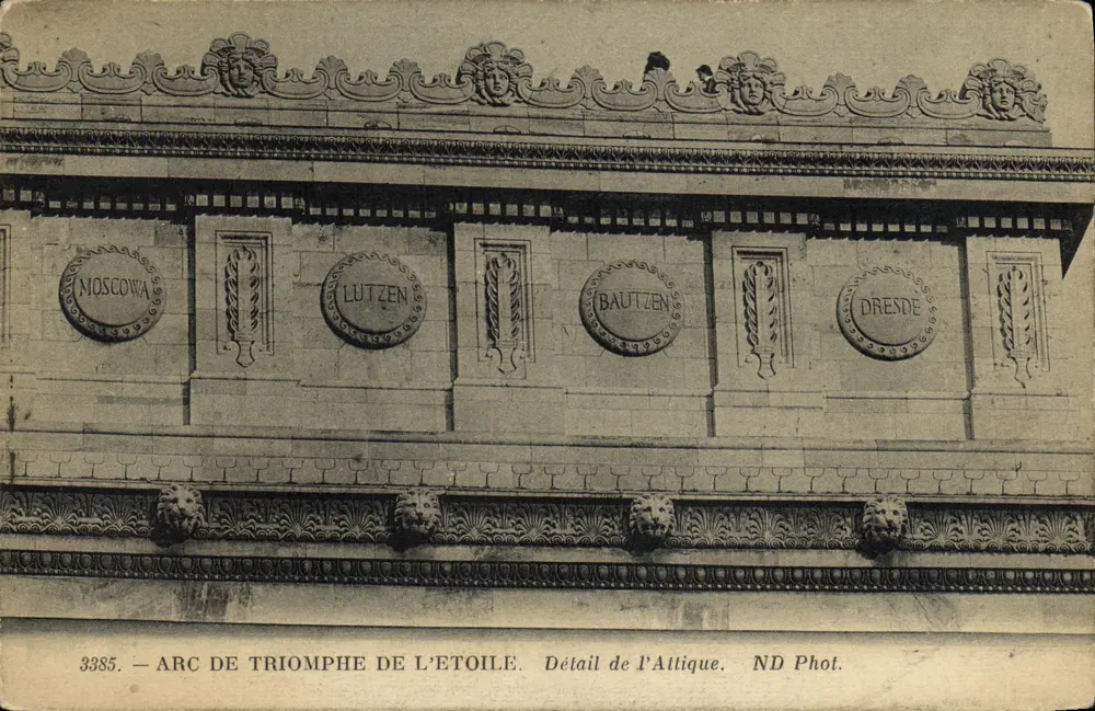 Arc de Triomphe de l'Étoile — Detail der Attika — ND Phot. - Vorderseite