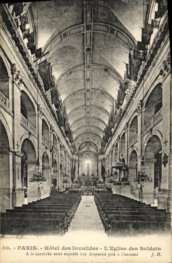 Hôtel des Invalides — Die Kirche der Soldaten — 219 feindliche Fahnen an der Kante ausgestellt - Vorderseite