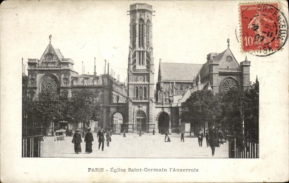 PARIS - Igreja de Saint-Germain-l'Auxerrois — vista do edifício com seu campanário e rosáceas, editor não identificado - Frente