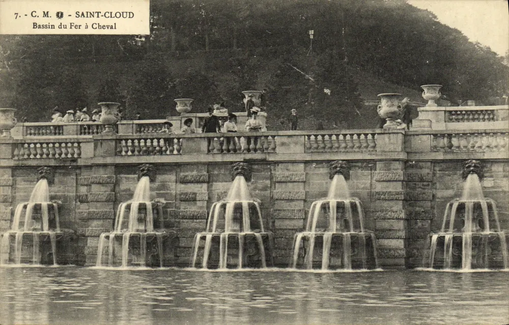 Saint-Cloud — Bassin du Fer à Cheval — C.M. n°7 - Frente