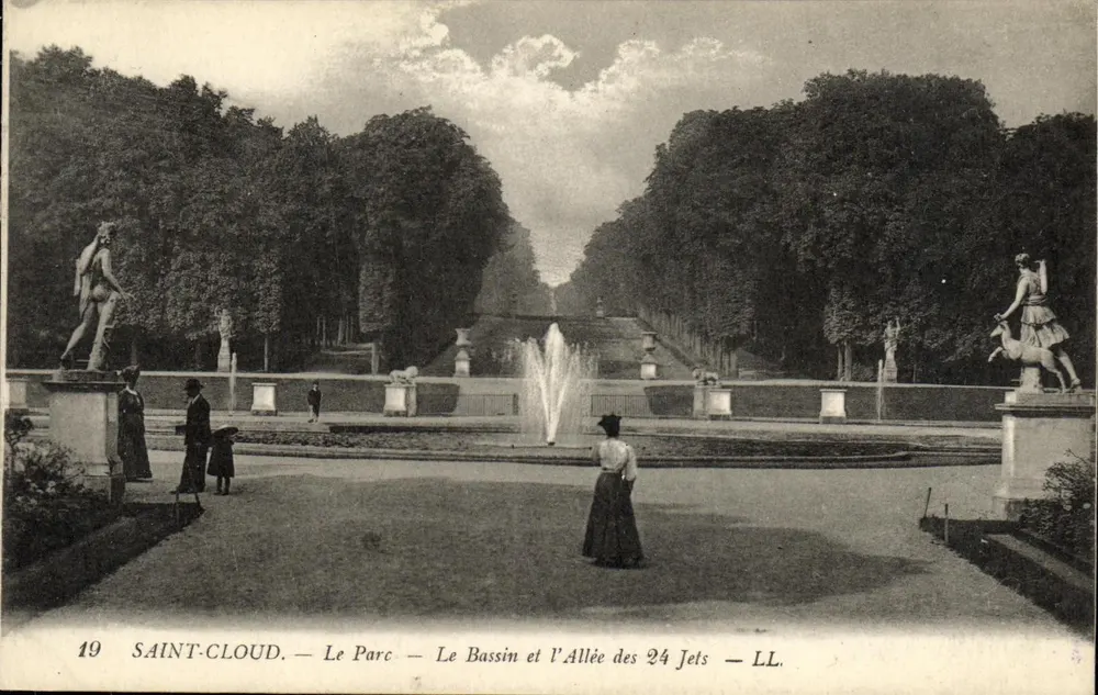 Saint-Cloud — Der Park — Der Bassin und die Avenue der 24 Fontänen — LL - Vorderseite
