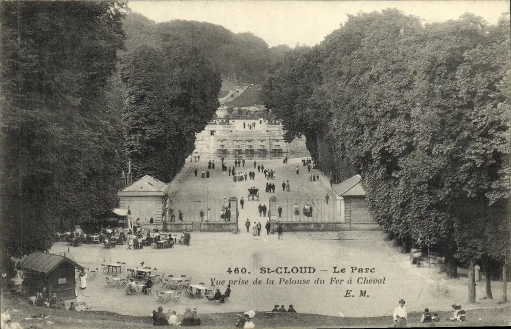 St-Cloud — Der Park — Ansicht vom Rasen des Eisenpferdes — E. M. - Vorderseite