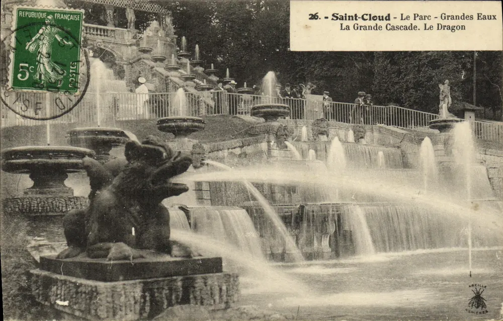 Saint-Cloud - Der Park - Grandes Eaux - Die Große Wasserfall. Der Drache - Vorderseite