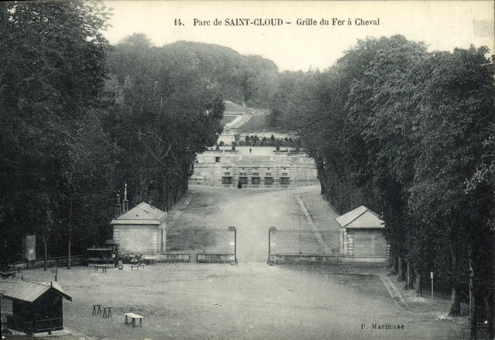 Parque de SAINT-CLLOUD — Grade do Cavalo de Ferro — P. Marmuse - Frente