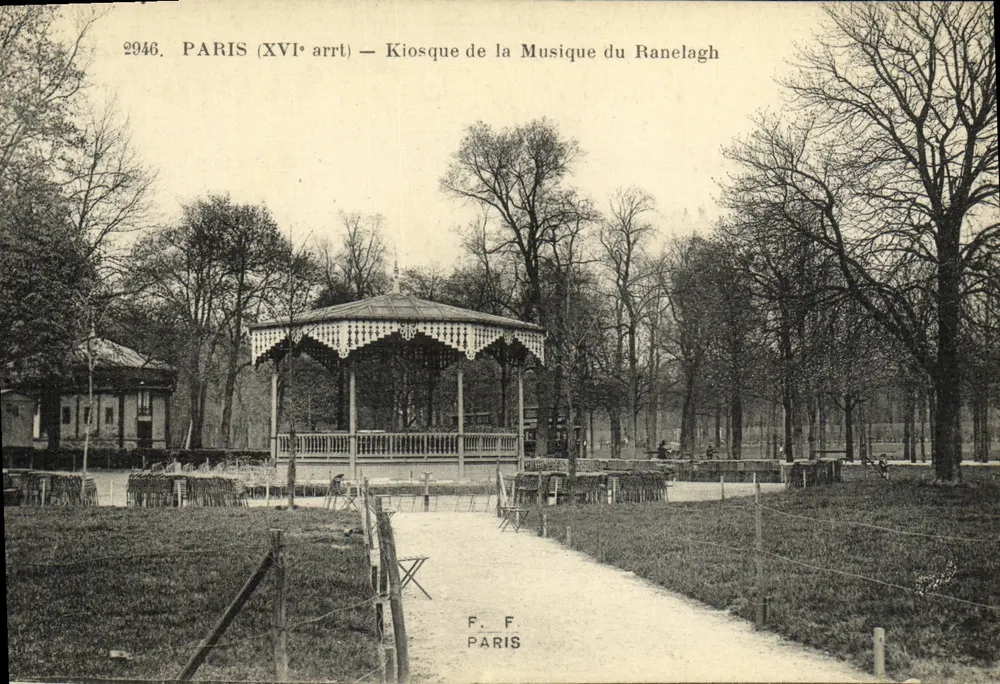 Paris (XVIe arrondissement) — Kiosque da Música do Ranelagh - Frente