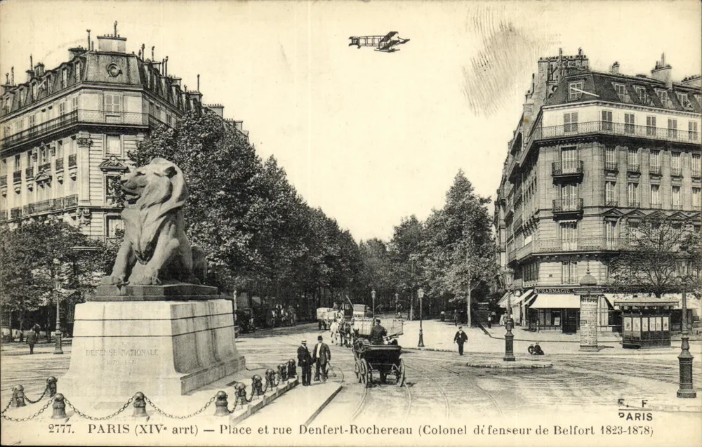 Paris (XIVe arrondissement) — Praça e Rua Denfert-Rochereau (Coronel defensor de Belfort 1823-1878) - Frente