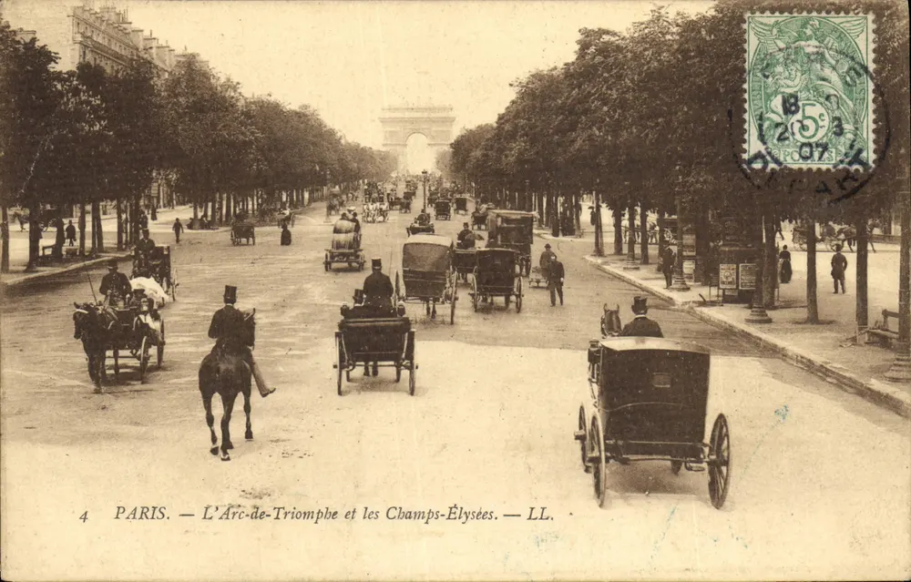Paris — O Arco do Triunfo e os Campos Elísios — LL. - Frente