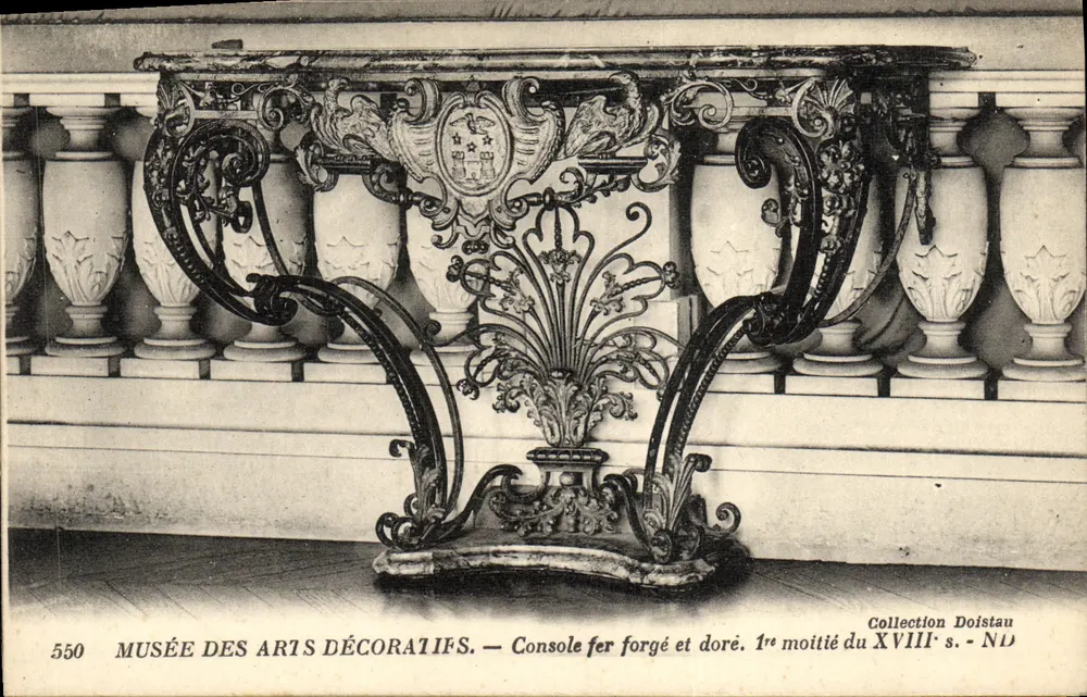 Museu dos Artes Decorativas — Console em ferro forjado e dourado, primeira metade do século XVIII — Coleção Doistau - Frente