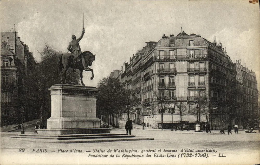 Paris — Place d'Iéna — Estátua de Washington, general e estadista americano (1732-1799) — LL. - Frente