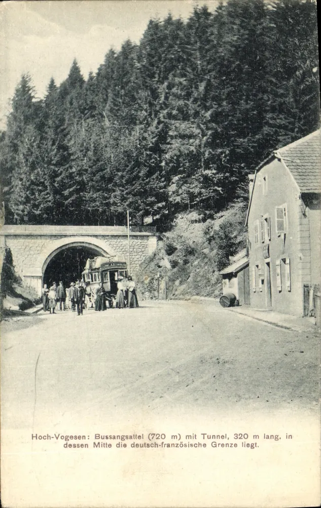 Hoch-Vogesen : Bussangstal (720 m) com túnel de 320 m, no meio do qual se encontra a fronteira alemã-francesa - Frente