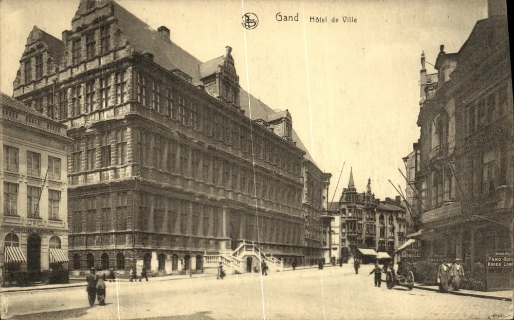 Gand — Hotel de Ville — vista do canto da rua com transeuntes e veículos — editor Neus, série 3 N° 9 - Frente