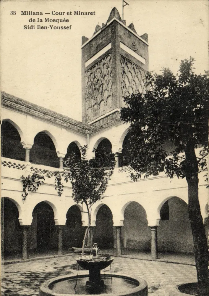 Miliana — Hof und Minaret der Moschee Sidi Ben-Youssef - Vorderseite