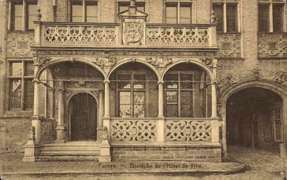 Furnes — Bretèche des Rathauses - Vorderseite