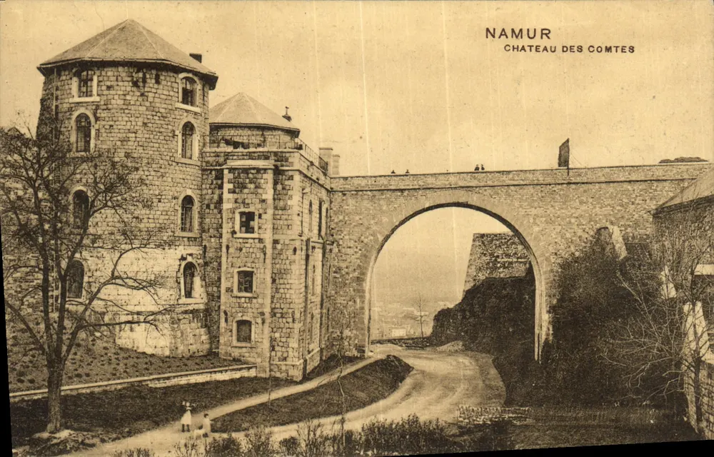 Namur — Castelo dos Condes — Grandes Magasins de la Station, Namur - Frente
