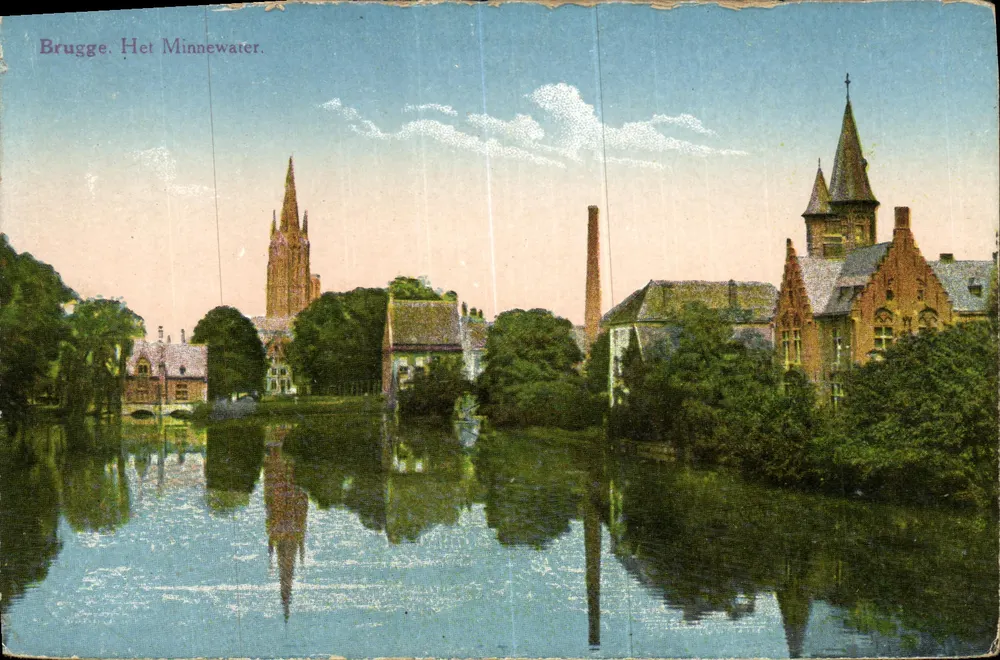 Bruges. Het Minnewater — vista do lago com reflexos e igreja — LUMEN Brugge, Série 52,1 - Frente
