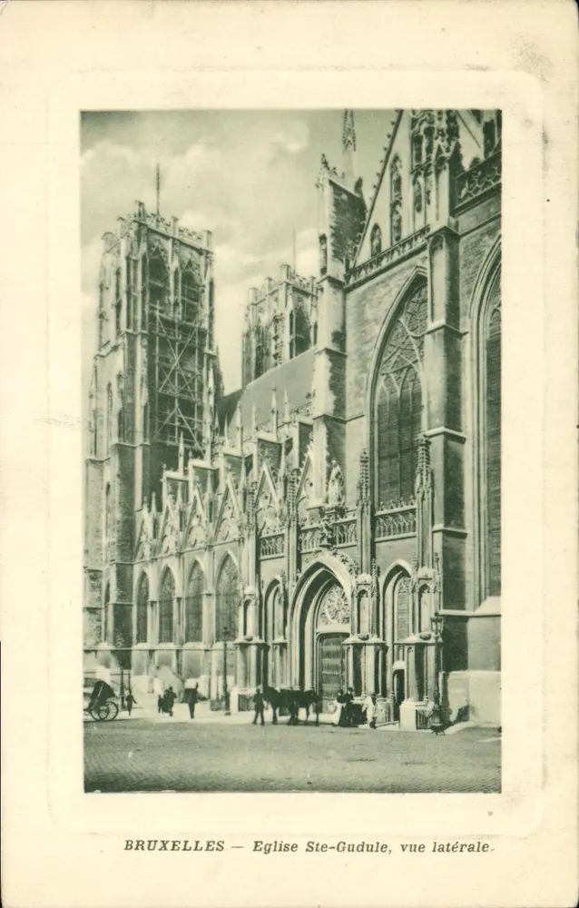 Brüssel — Kirche Saint-Gudule, Seitenansicht - Vorderseite
