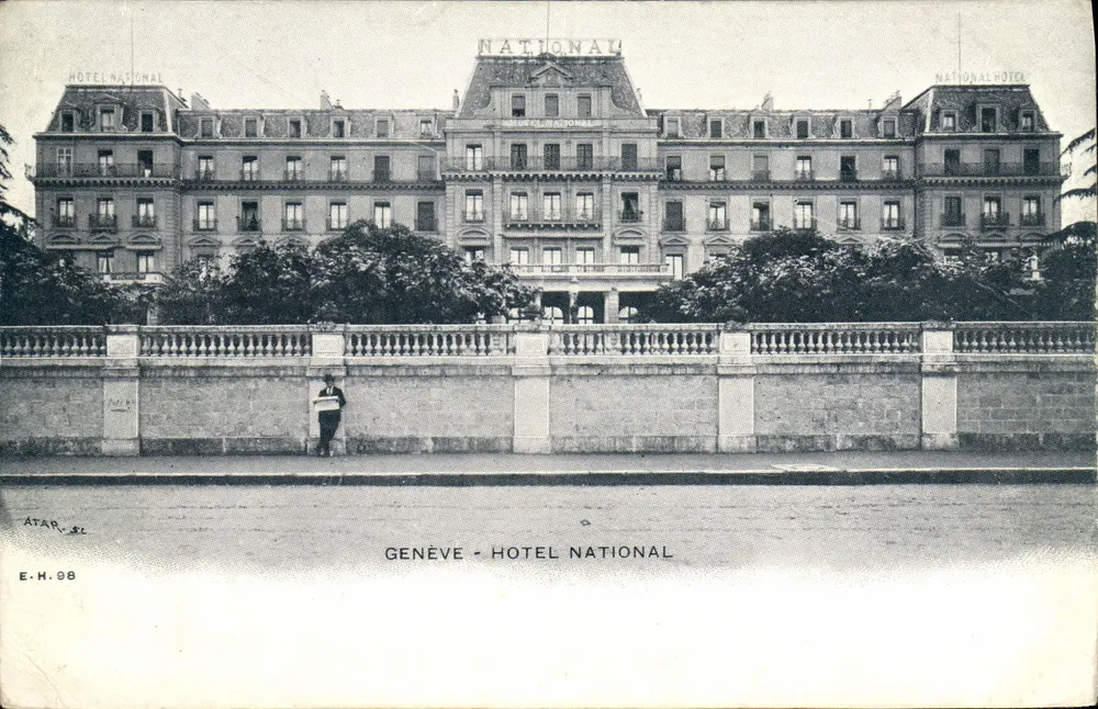 Hôtel National — vue de l'édifice à Genève — éditeur ATAR, n° E.H.98 - Frente