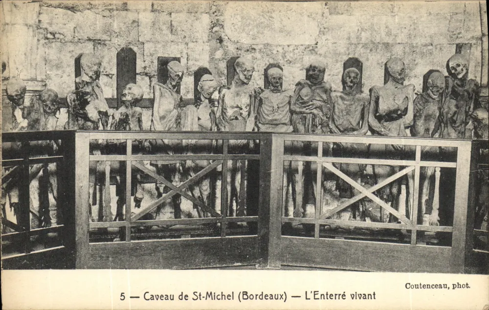 Caveau de St-Michel (Bordeaux) — Der Lebende Verstorbene — Coutenceau, Fotografie - Vorderseite