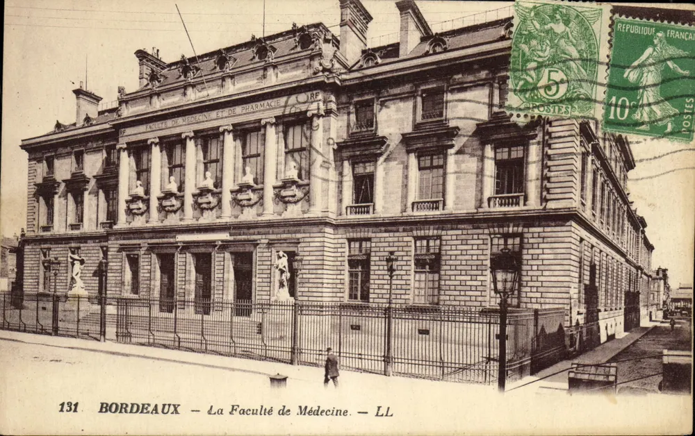 Bordeaux — A Faculdade de Medicina e Farmácia — LL - Frente
