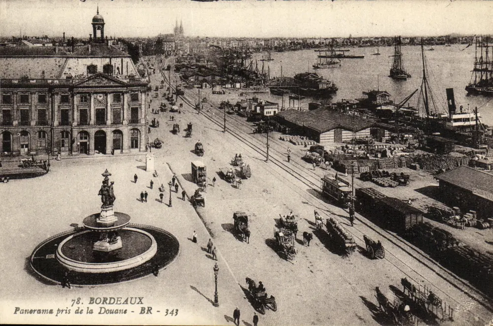 Bordeaux — Panorama tirado da Douane — BR - 343 - Frente