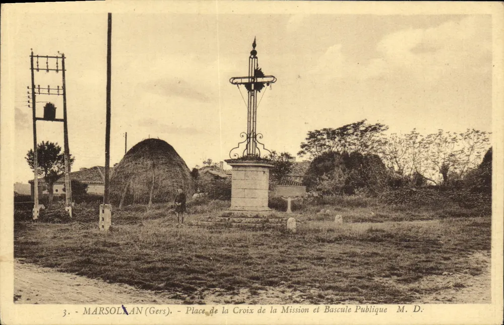 Marsolan (Gers) — Place de la Croix de la Mission und öffentliche Waage — M. D. - Vorderseite