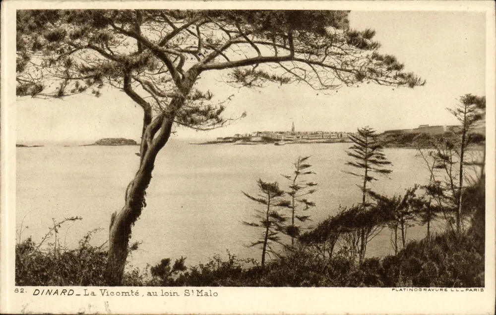 Dinard - La Vicomté, im Hintergrund St Malo — Platinogravure L.L. Paris, Nr. 82 - Vorderseite