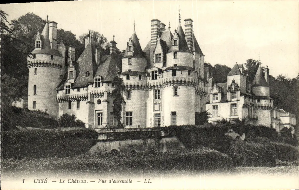 Ussé — O Castelo — Vista geral — LL. - Frente