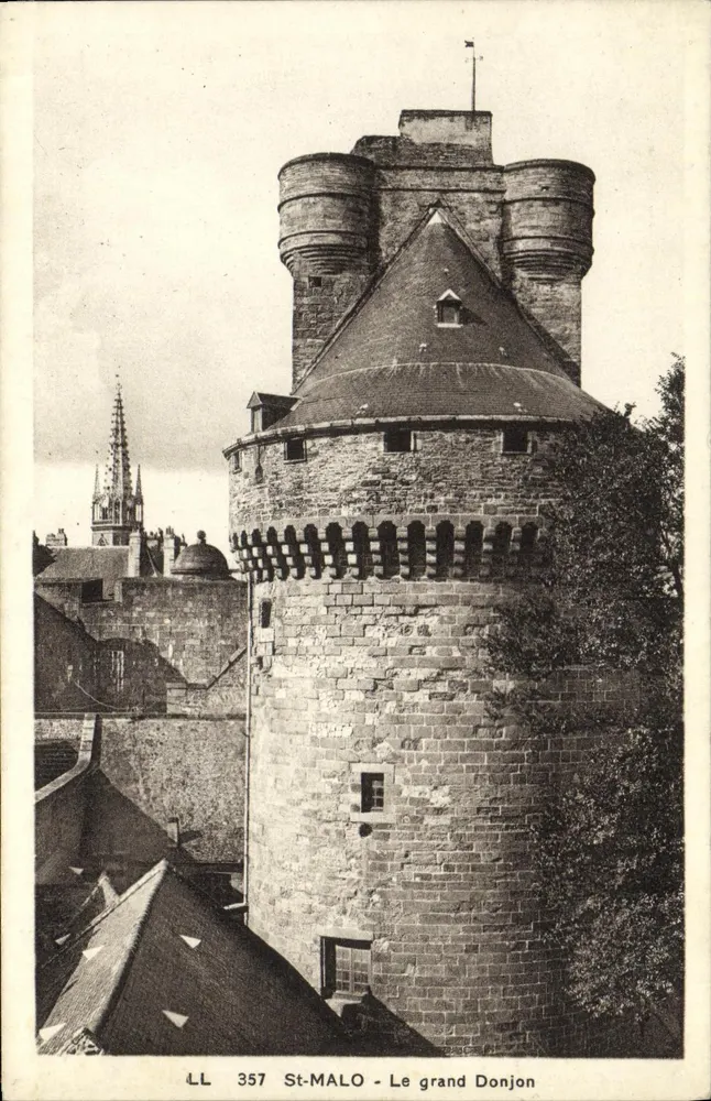 St-Malo - O grande Donjon — LL 357 — editor LL - Frente