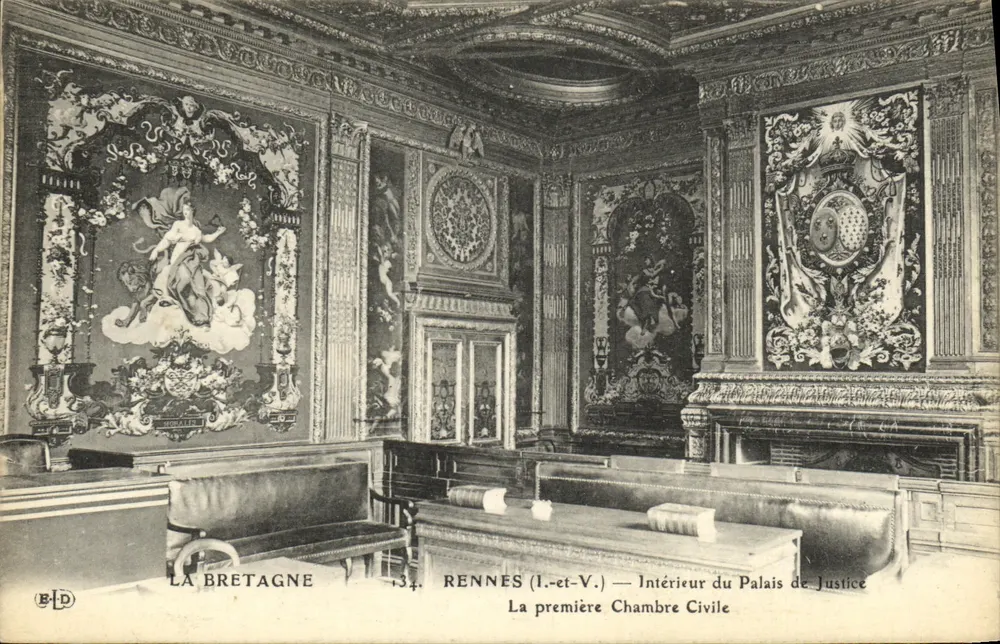 Rennes (Ille-et-Vilaine) — Innenansicht des Palastes der Justiz — Erste Zivilkammer - Vorderseite