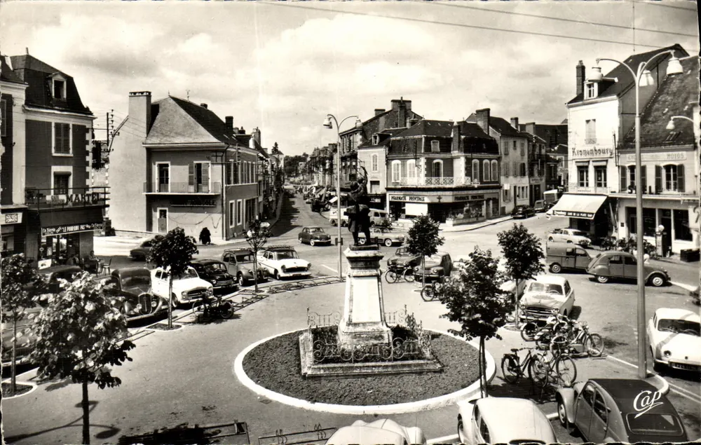 Kronenbourg — Place de la République — Argentan-sur-Creuse - Frente