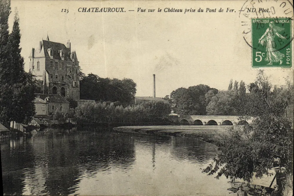 Châteauroux — Blick auf den Schloss aus der Eisenbrücke — ND Pbol. - Vorderseite