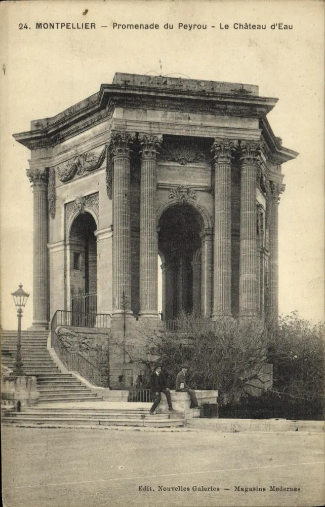 Montpellier — Promenade du Peyrou — O Castelo da Água - Frente