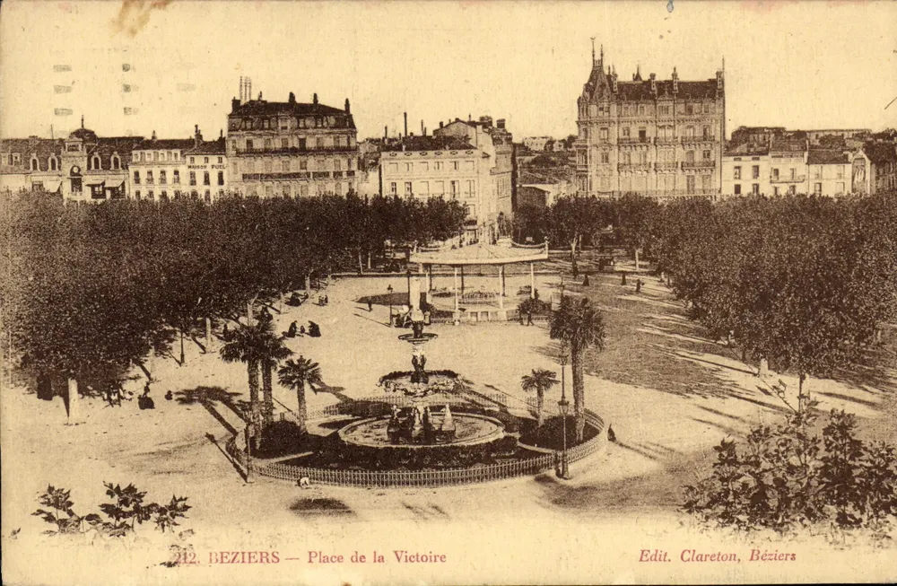 Béziers — Piazza della Vittoria — Edit. Clareton, Béziers - Recto