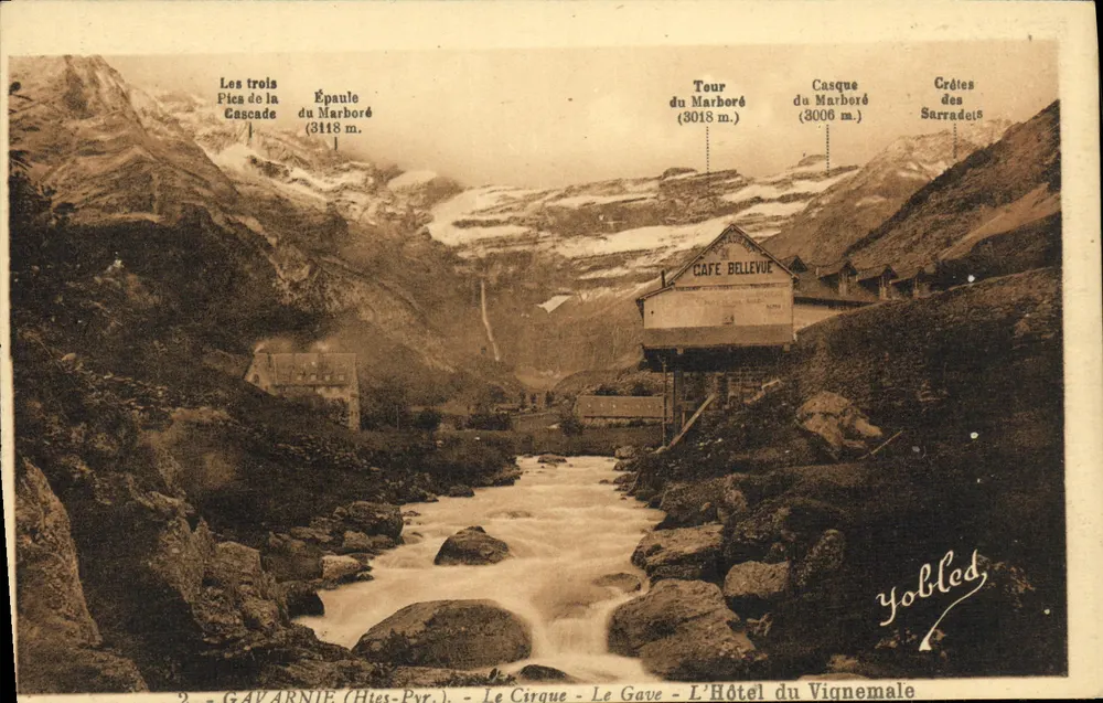 Gavarnie (Hautes-Pyrénées) — Der Cirque — Der Gave — Das Hotel du Vignemale — Café Bellevue — Yobled - Vorderseite