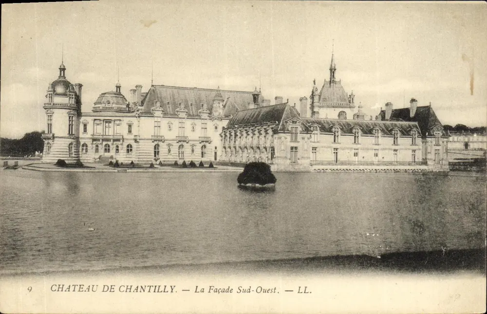 Castelo de Chantilly — A Fachada Sudoeste — LL. — n°9 - Frente