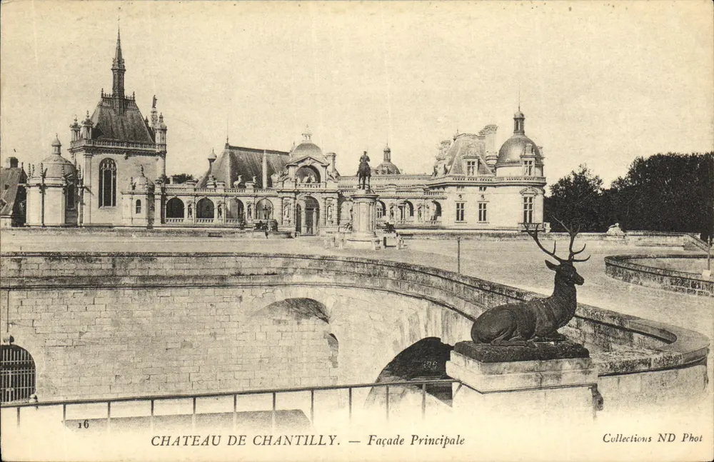 Castelo de Chantilly — Facha Principal — Collections ND Phot - Frente