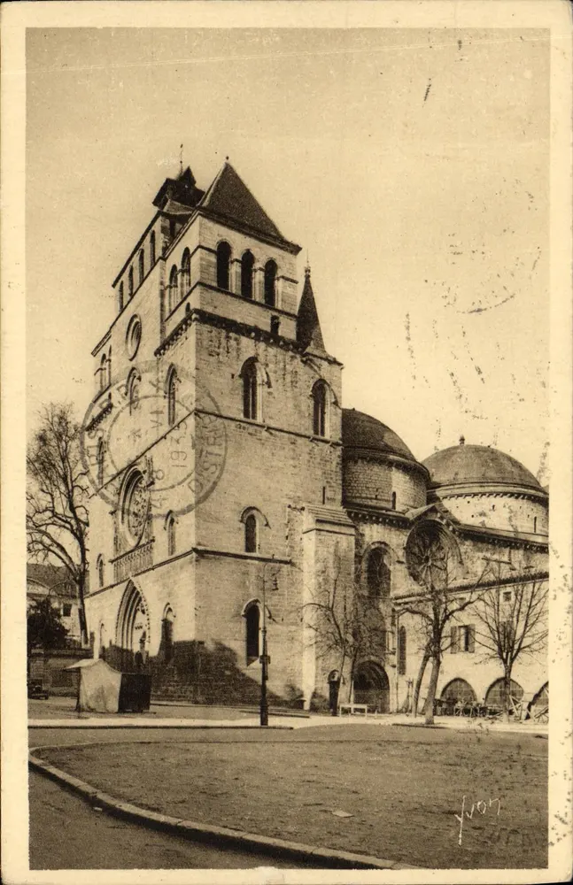 Catedral de São Etienne de Cahors — vista da fachada e da torre — Edições Yvon - Frente