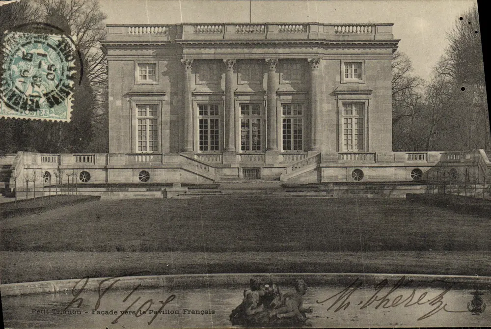 Paris Trianon - Fachada para o Pavilhão Francês — M. Theresz - Frente
