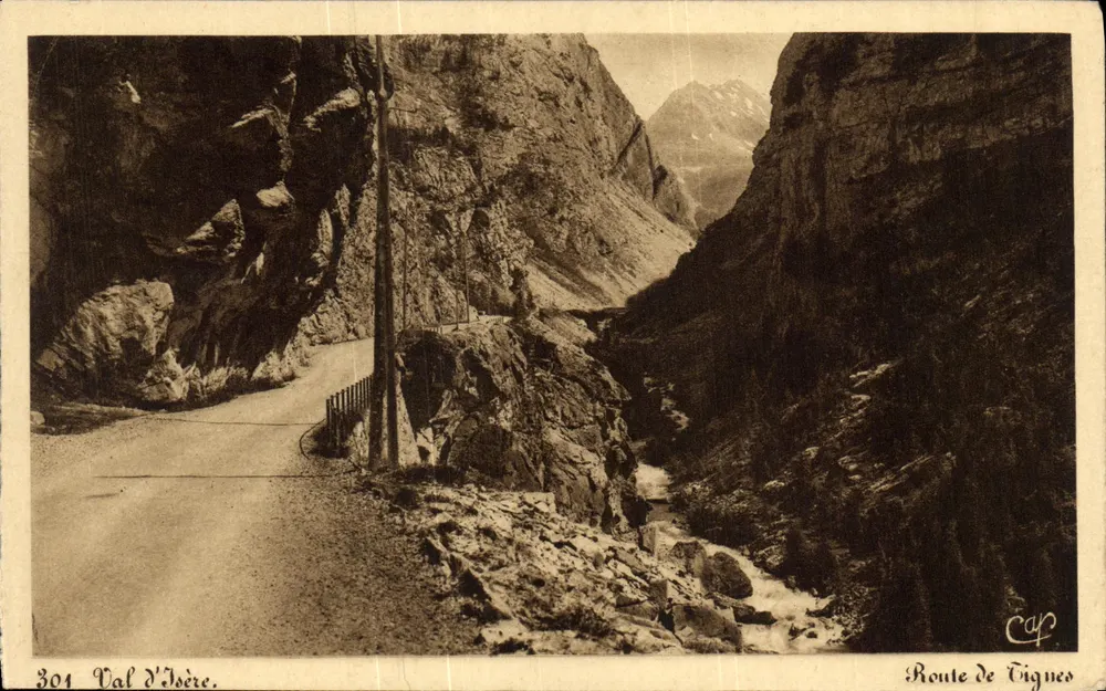 Val d'Isère — Estrada de Tignes — editor CAP, n° 304 - Frente