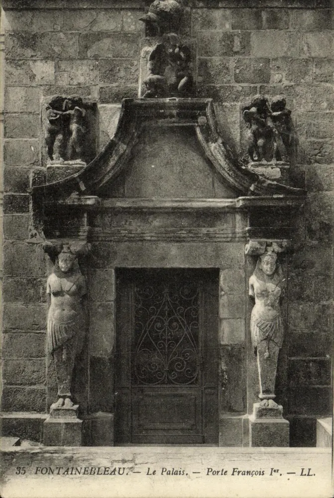 Fontainebleau — Das Schloss — Tor François I. — LL. - Vorderseite