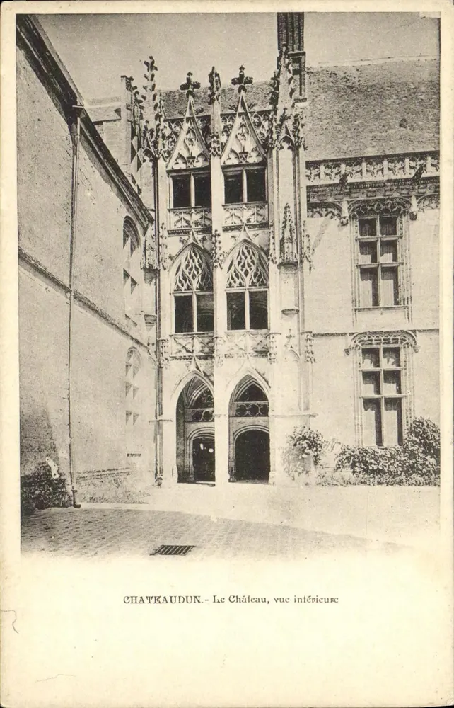 Châteaudun - Le Château, vue intérieure — éditeur non identifié, n° de série non visible - Frente