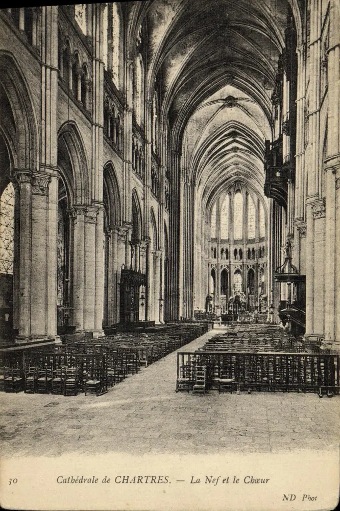 Cathédrale de CHARTRES — La Nef et le Chœur — ND Phot - Frente