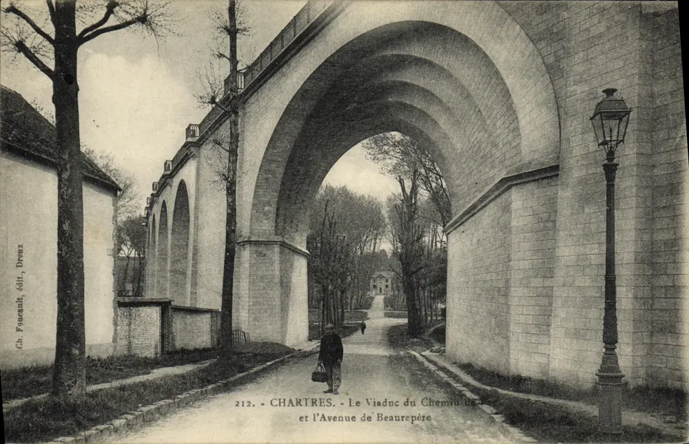 Chartres — Der Eisenbahnviadukt und die Avenue de Beaurepère — Verlag F. Foucault, Dreux, n° 212 - Vorderseite